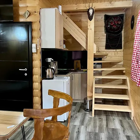 Vakantiehuis Planinske Kolibe 2 *